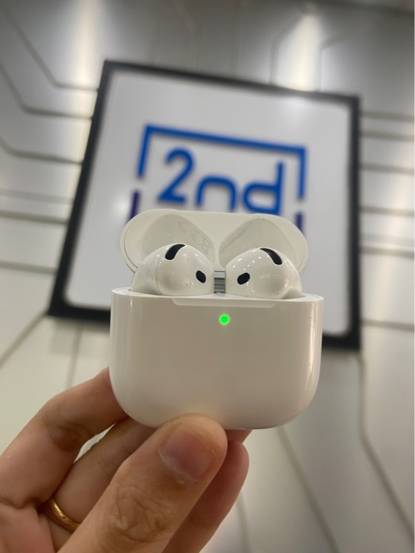 Tai nghe Airpods 4 - Bản thường - Màu trắng - Ngoại hình: 97% - mất tìm - Body