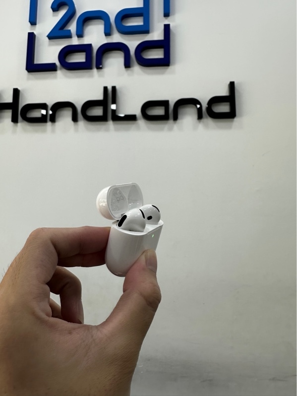 Tai nghe Airpods 4 - Bản thường - Màu trắng - Ngoại hình 97% - Trầy nhiều - Body