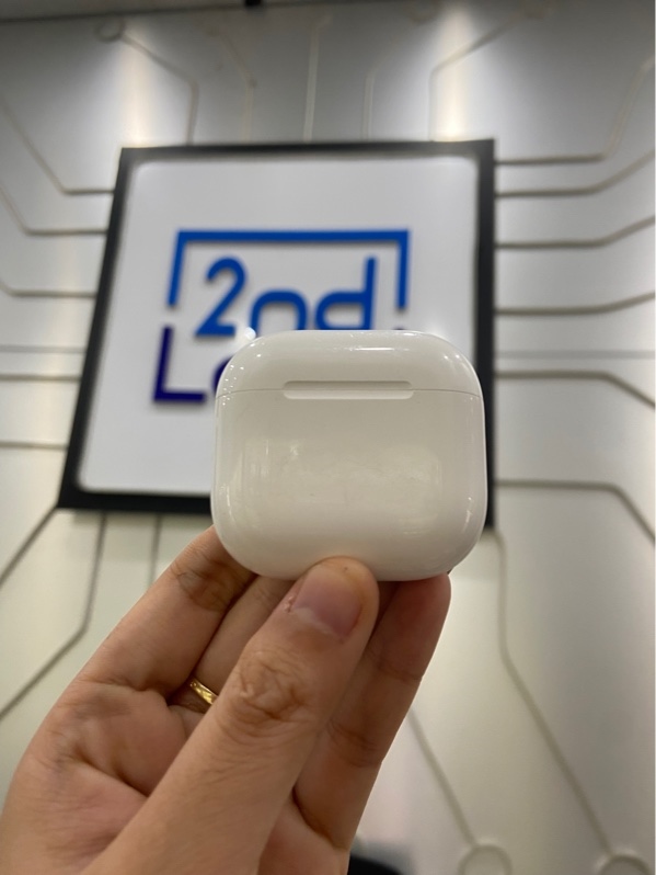 Tai nghe Airpods 4 - Bản thường - Màu trắng - Ngoại hình: 97% - Xước - Body