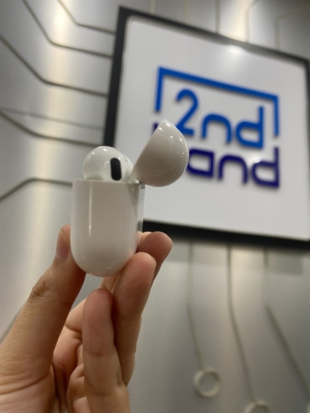 Tai nghe Airpods 4 - Bản thường - Màu trắng - Ngoại hình: 98% - Kèm Box 2