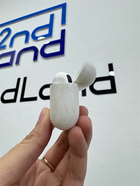 Tai nghe Airpods 4 - Màu trắng - Ngoại hình 92% - Trầy nhiều mic chập chờn , chất âm còn tốt- Body 2