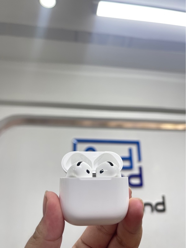 Tai nghe Airpods 4 - Màu trắng - Ngoại hình 97.5% - Body