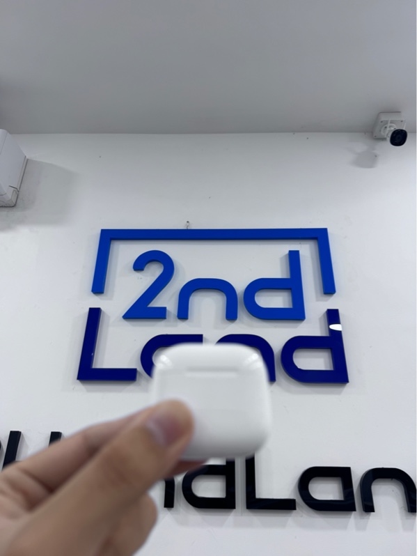Tai nghe Airpods 4 - Màu trắng - Ngoại hình 97% - Case trầy xước - Body
