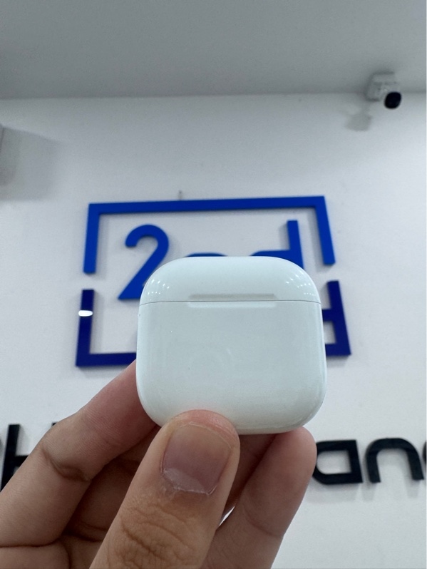 Tai nghe Airpods 4 - Màu trắng - Ngoại hình 97% - Vỏ trầy cấn - Body