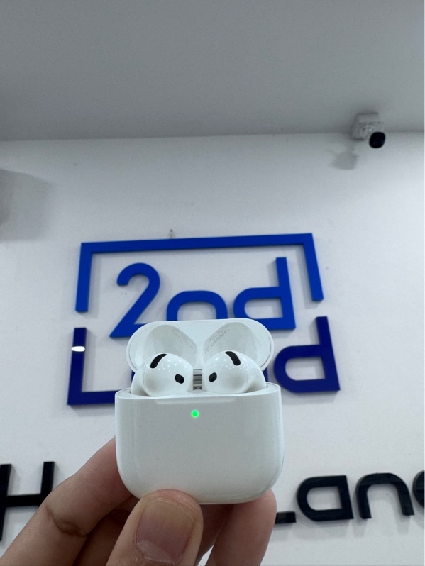 Tai nghe Airpods 4 - Màu trắng - Ngoại hình 97% - Vỏ trầy cấn - Body