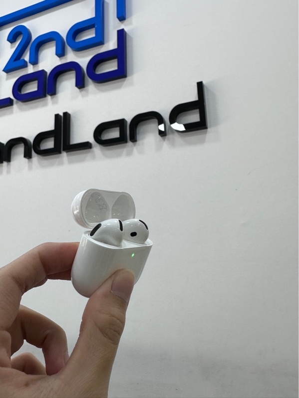 Tai nghe Airpods 4 - Màu trắng - Ngoại hình 98% - Kèm cáp LK