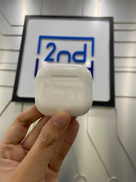 Tai nghe Airpods 4 - Màu trắng - Ngoại hình: 98% - Trầy tai phải - Body