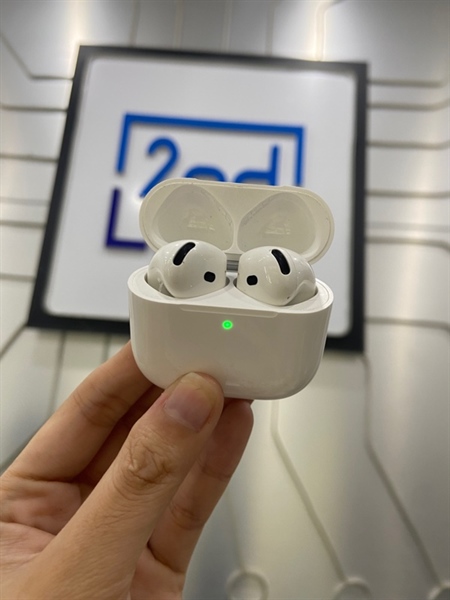 Tai nghe Airpods 4 - Màu trắng - Ngoại hình: 98% - Trầy tai phải - Body 1