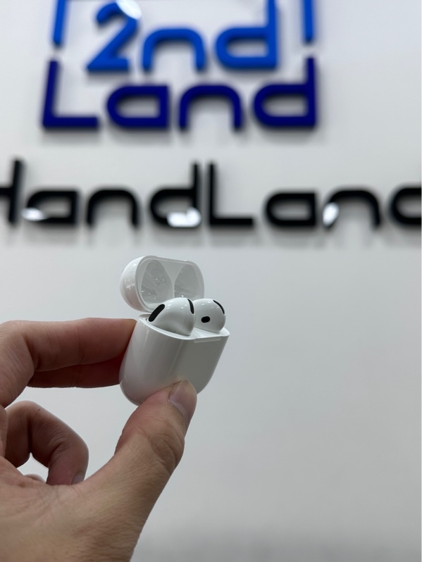 Tai nghe Airpods 5 - Bản sạc có dây - Màu trắng - Ngoại hình 98% - Kèm box