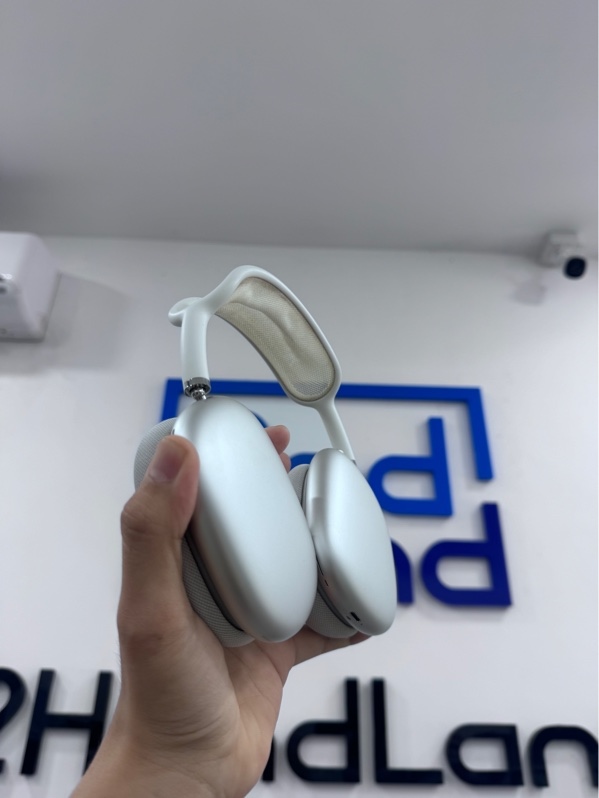 Tai nghe Airpods Max lightning - Màu bạc - Ngoại hình 97% - Đềm đầu ố, hai đệm tai ố nhẹ - Kèm box
