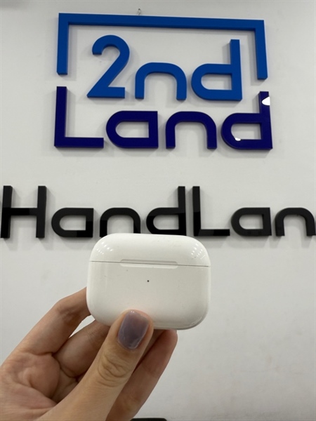 Tai nghe Airpods pro 1 lighting - Màu trắng - Ngoại hình 97% - Tai phải lỗi xuyên âm chống ồn , vỏ trầy - Body