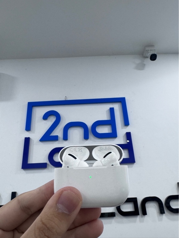 Tai nghe Airpods pro 1 - Màu trắn - Ngoại hình 97% - case trầy xước nhiều - Body