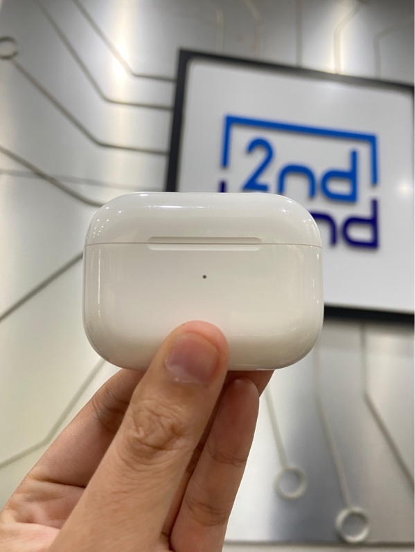 Tai nghe Airpods Pro 1 - Màu trắng - Ngoại hình: 96% - Ám hồng nặng, 2 tai lỗi xuyên âm chống ồn - Body