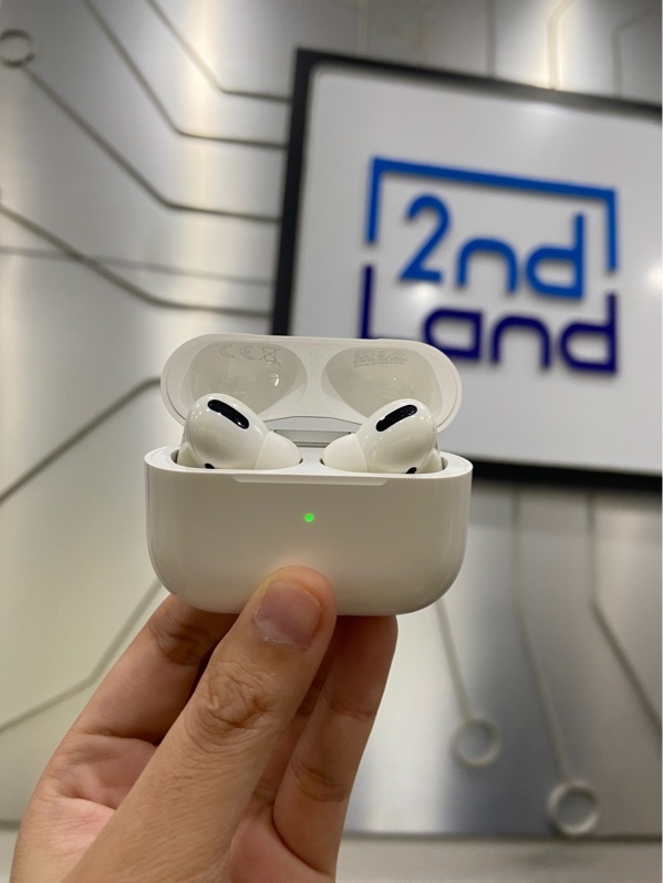 Tai nghe Airpods Pro 1 - Màu trắng - Ngoại hình: 96% - Ám hồng nặng, 2 tai lỗi xuyên âm chống ồn - Body