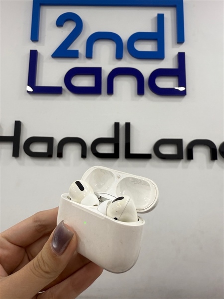 Tai nghe Airpods pro 1 - Màu trắng - Ngoại hình 96% - Case trầy , cấn dính dơ , 2 tai ố , tai phải cấn , tai trái lỗi xuyên âm , lắc đầu tai kêu lạch cạch , đã thay tips tai - Body 2