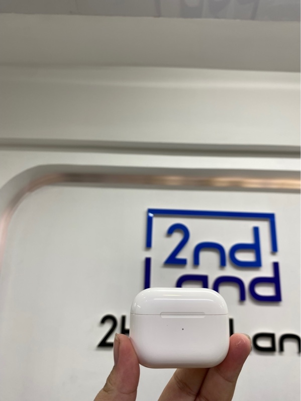 Tai nghe Airpods pro 1 - Màu trắng - Ngoại hình 97.5% - Body