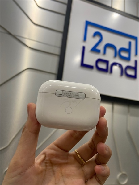 Tai nghe Airpods Pro 1 - Màu trắng - Ngoại hình: 97.5% - Body 3