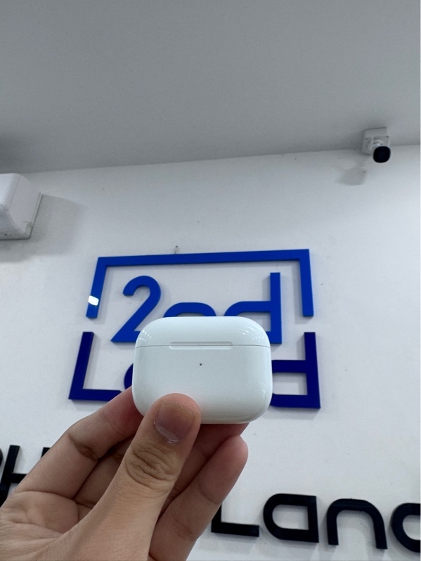 Tai nghe Airpods pro 1 - Màu trắng - Ngoại hình 97.5% - Kèm box