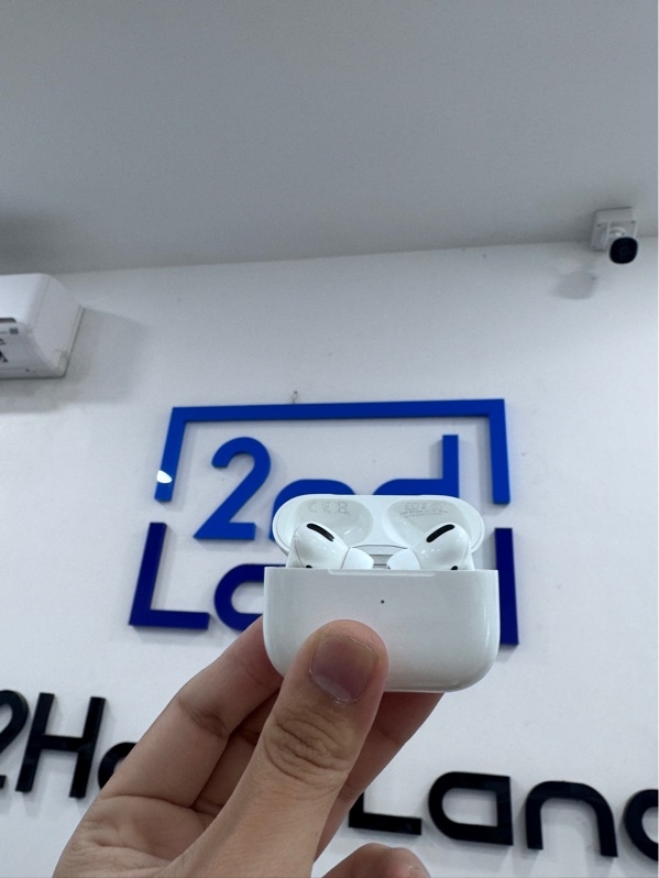 Tai nghe Airpods pro 1 - Màu trắng - Ngoại hình 97.5% - Kèm box