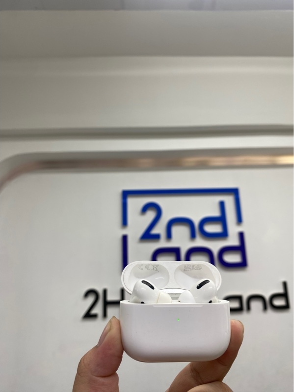 Tai nghe Airpods pro 1 - Màu trắng - Ngoại hình 97% - Body
