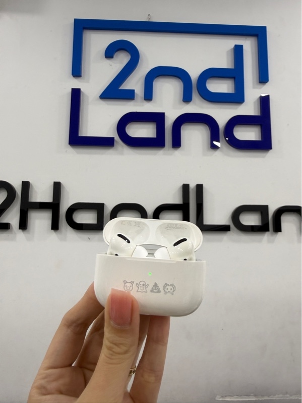 Tai nghe Airpods pro 1 - Màu trắng - Ngoại hình 97% - Case trầy nhiều nặng , 2 tai trầy - Body