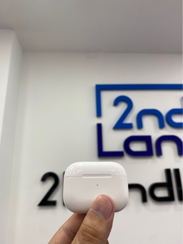 Tai nghe Airpods Pro 1 - Màu trắng - Ngoại hình: 97% - Xước - Body