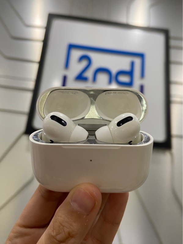 Tai nghe Airpods Pro 1 - Màu trắng - Ngoại hình: 97% - Xước, hở nắp - Body