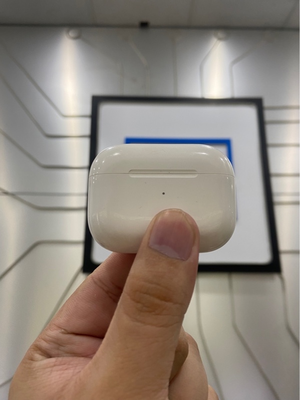 Tai nghe Airpods Pro 1 - Màu trắng - Ngoại hình: 97% - Xước thân - Body
