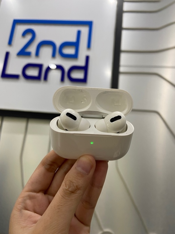 Tai nghe Airpods Pro 1 - Màu trắng - Ngoại hình: 98% - Bị tẹt rè 2 tai - Body - không bảo hành