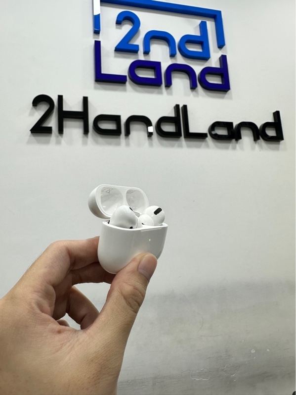 Tai nghe Airpods Pro 1 - Màu trắng - Ngoại hình 98% - Kèm cáp sạc linh kiện