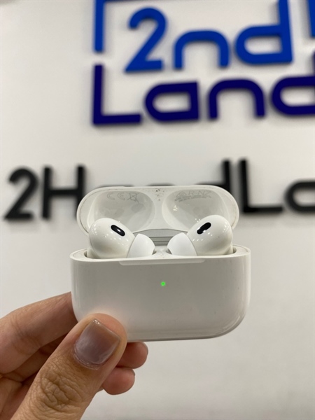 Tai nghe Airpods Pro 2 Lightning - Màu trắng - Ngoại hình 96% - Bản lề hở , case trầy - Body 2