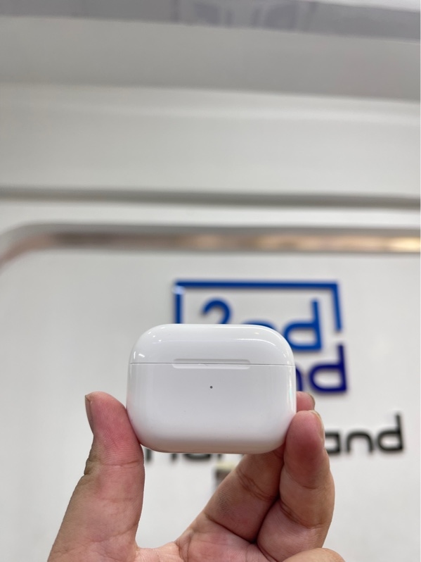 Tai nghe Airpods pro 2 lightning - Màu trắng - Ngoại hình 97,5% - Body