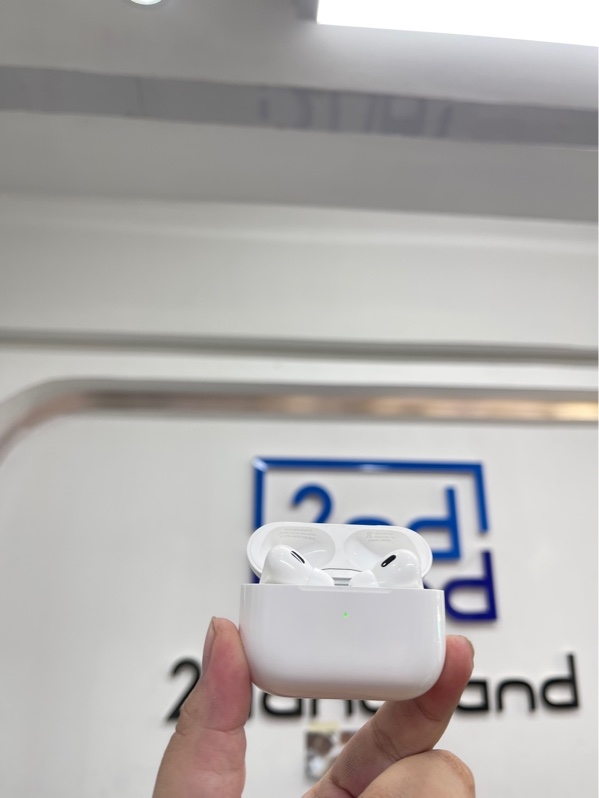 Tai nghe Airpods pro 2 lightning - Màu trắng - Ngoại hình 97,5% - Body