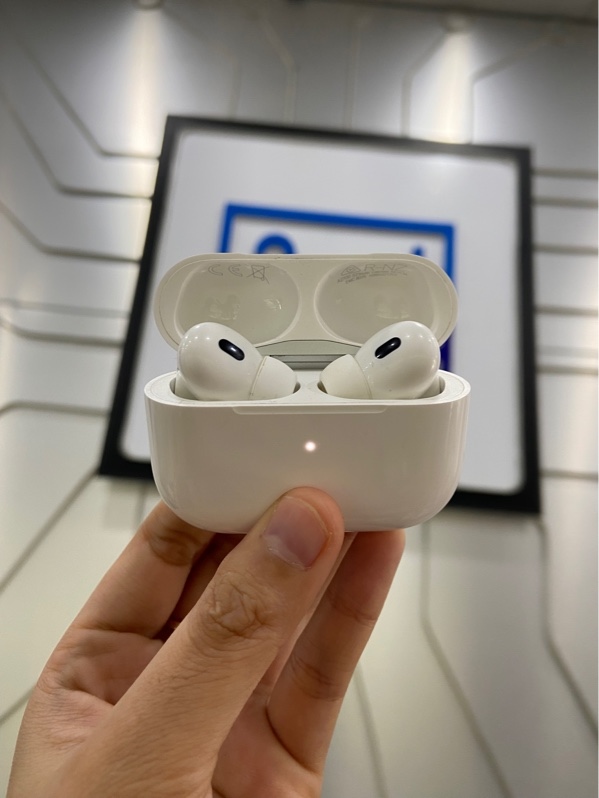 Tai nghe Airpods Pro 2 Lightning - Màu trắng - Ngoại hình: 97.5% - Mất tìm - Body