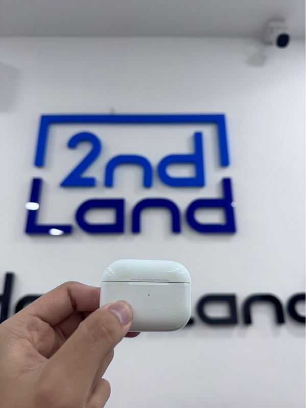 Tai nghe Airpods pro 2 lightning - Màu trắng - Ngoại hình 97% - case trầy xước - Kèm sạc linh kiện