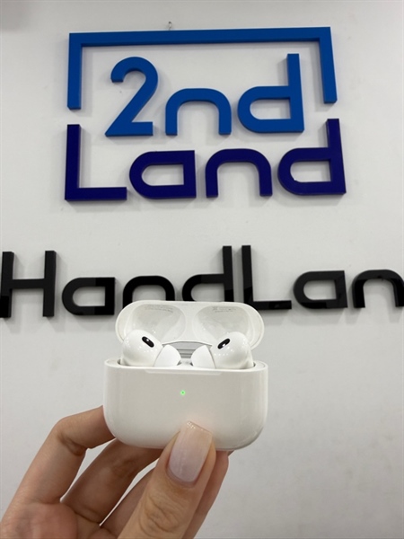 Tai nghe Airpods pro 2 lightning - Màu trắng - Ngoại hình 97% - Tai phải cấn nhẹ , case trầy , mất tìm - Body 1