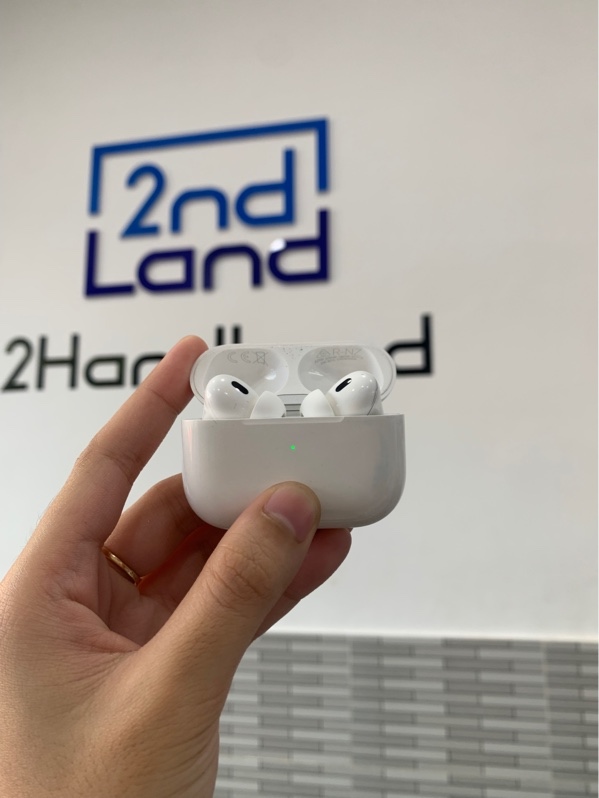 Tai nghe Airpods Pro 2 Lightning - Màu trắng - Ngoại hình: 97% - Trầy, tai phải nứt - Body