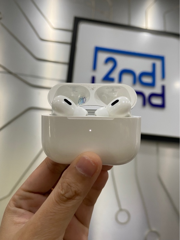 Tai nghe Airpods Pro 2 Lightning - Màu trắng - Ngoại hình: 97% - Trầy xước xung quanh - Body