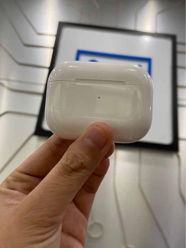 Tai nghe Airpods Pro 2 Lightning - Màu trắng - Ngoại hình: 97% - Xước dăm hộp - FullBox