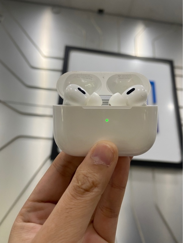 Tai nghe Airpods Pro 2 Lightning - Màu trắng - Ngoại hình: 97% - Xước thân + ố nhiều - Body