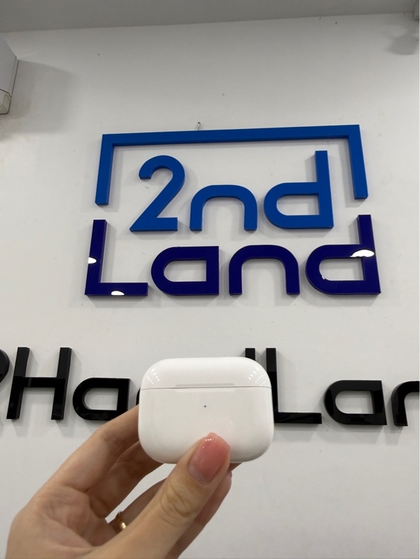 Tai nghe Airpods pro 2 lightning - Màu trắng - Ngoại hình 98% - Kèm sạc