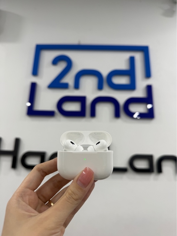 Tai nghe Airpods pro 2 lightning - Màu trắng - Ngoại hình 98% - Kèm sạc