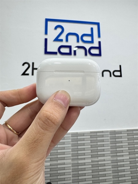 Tai nghe Airpods Pro 2 Lightning - Màu trắng - Ngoại hình: 98% - Nứt tai phải, thay lẻ tai trái, mất tìm - Box 1