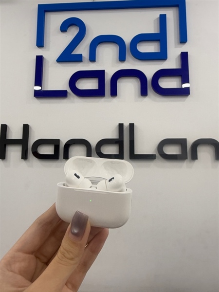 Tai nghe Airpods pro 2 Ligthing - Màu trắng - Ngoại hình 97% - Case trầy , tai nghe ố nhẹ , mất tìm - Body 1