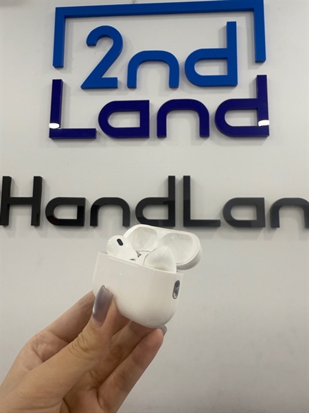 Tai nghe Airpods pro 2 Ligthing - Màu trắng - Ngoại hình 97% - Case trầy , tai nghe ố nhẹ , mất tìm - Body 2