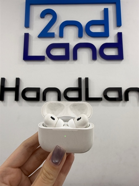 Tai nghe Airpods pro 2 ligtning - Màu trắng - Ngoại hình 97% - Case ố trầy , tai phải nứt - Body 1