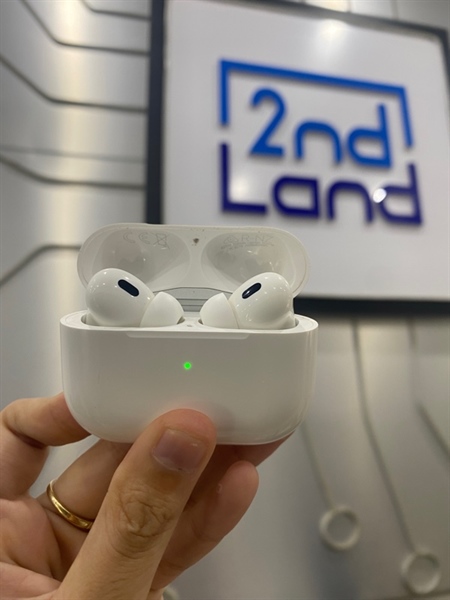 Tai nghe Airpods Pro 2 - Màu trắng - Ngoại hình: 97% - Body 1