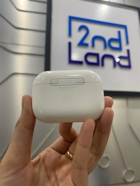 Tai nghe Airpods Pro 2 - Màu trắng - Ngoại hình: 97% - Body 3