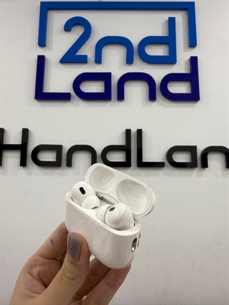 Tai nghe Airpods pro 2 - Màu trắng - Ngoại hình 97% - Tai trái cấn , nứt - Body 2
