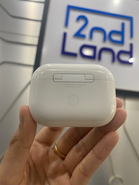 Tai nghe Airpods Pro 2 - Màu trắng - Ngoại hình: 98% - Body 7